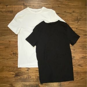 Set of 2 men’s slim fit tshirts - NWOT
